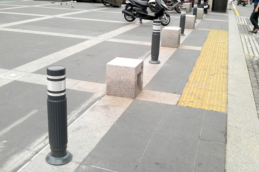 [실적사진] 155 볼라드 – 청계천 세운상가 앞 설치 사진 표지