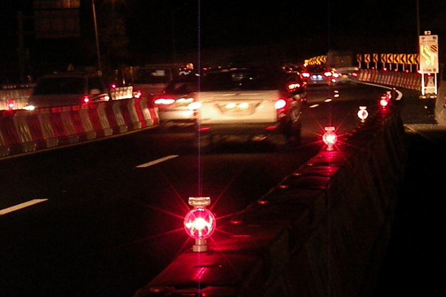 [실적사진] 쏠라 델리네이터 – 퇴계원 IC 설치 사진 표지