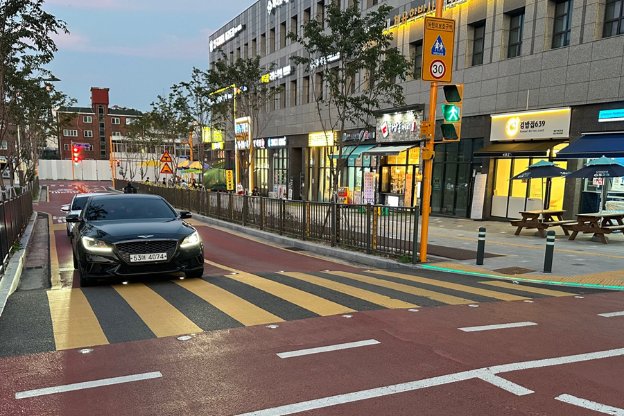 [실적사진] 쏠라 도로표지병 – 설치 사진2 표지