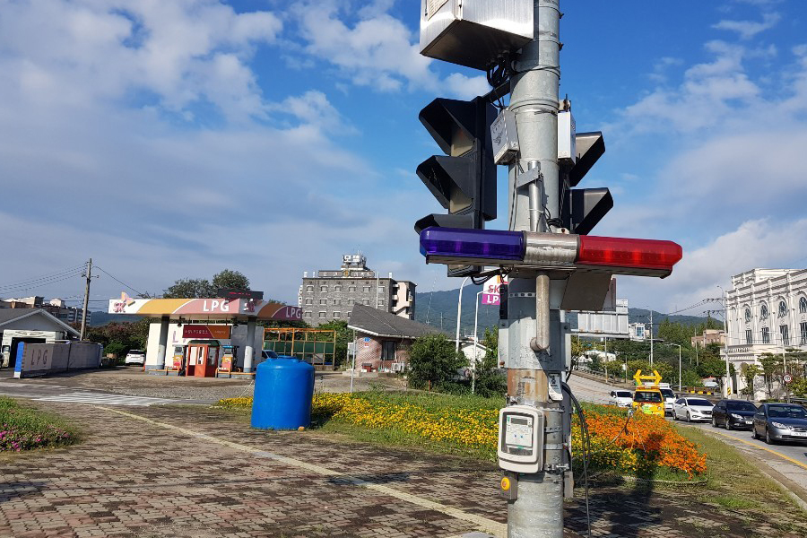 [실적사진] 쏠라 장방형경광등 – 설치 사진 표지