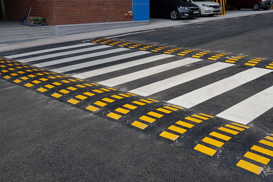 [실적사진] 조립식 과속방지턱 – 횡단보도 설치 사진 표지