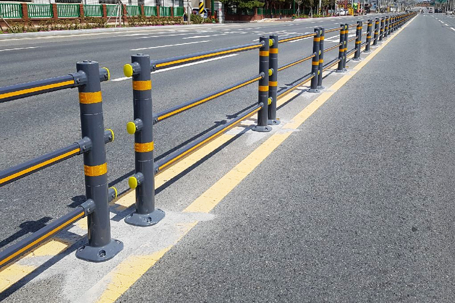 [실적사진] 차선분리대 일반 – 설치 사진 표지