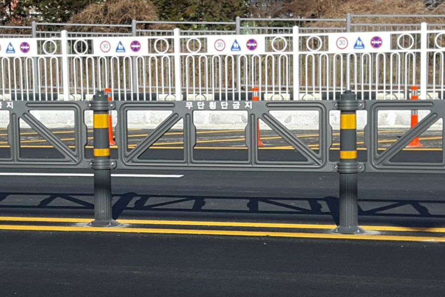 [실적사진] 차선분리대 Ｍ – 설치 사진 표지